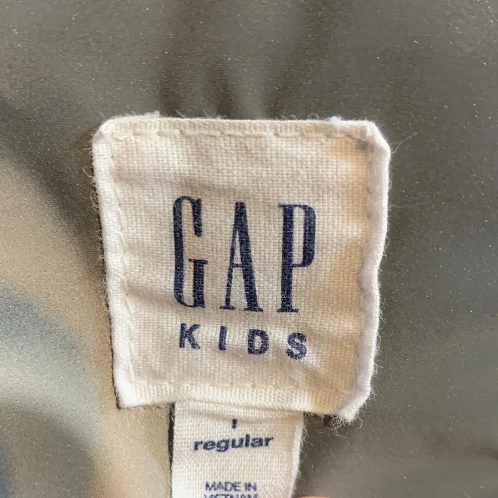 GAP kids gray, subtle metallic Puffer Vest XL